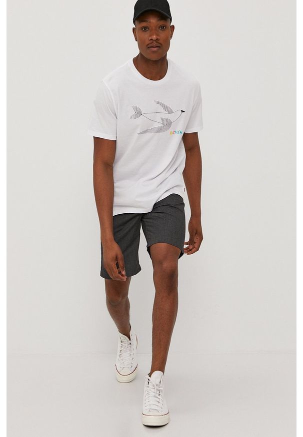Levi's® - Levi's - T-shirt. Okazja: na co dzień, na spotkanie biznesowe. Kolor: biały. Materiał: bawełna, dzianina. Wzór: nadruk. Styl: biznesowy, casual