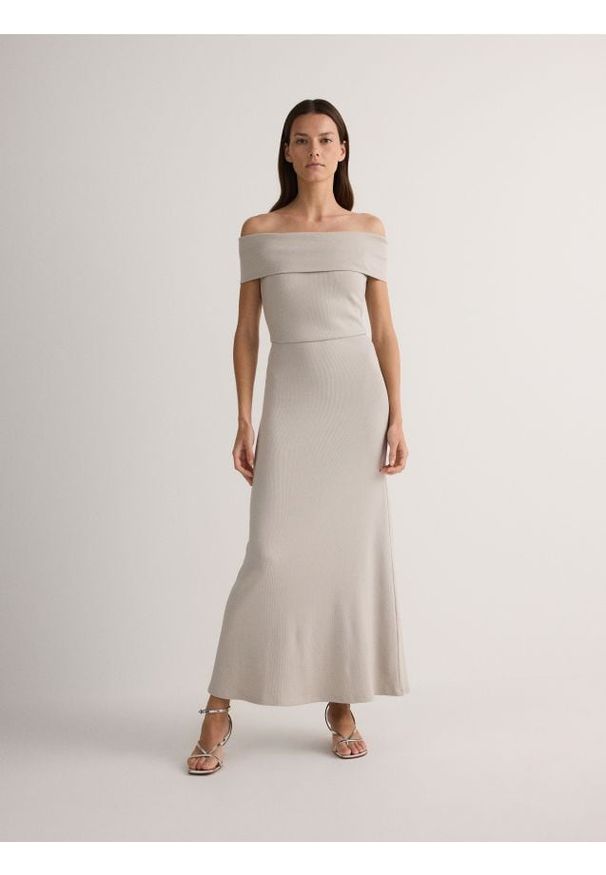 Reserved - Dzianinowa sukienka z modalem - beżowy. Kolor: beżowy. Materiał: dzianina