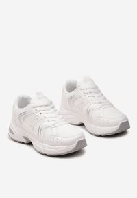 Renee - Białe Sneakersy Ozdobione Przeszyciami i Tłoczeniem na Podeszwie Ferfiana. Kolor: biały. Wzór: aplikacja #5