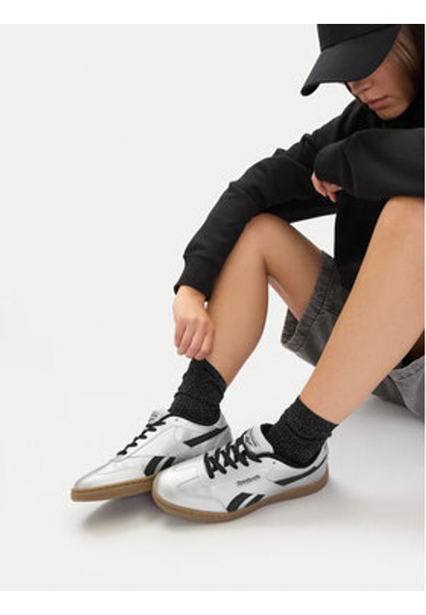 Reebok Sneakersy CEO-FORTE LOUNGER AR30252W-SBS Srebrny. Kolor: srebrny. Materiał: skóra