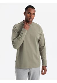 Ombre Clothing - Bawełniany longsleeve męski LOOSE FIT z okrągłym dekoltem – khaki V4 - Rozmiar: XXL. Kolor: brązowy. Materiał: bawełna. Długość rękawa: długi rękaw. Wzór: gładki