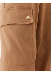 MICHAEL Michael Kors Spodnie materiałowe MF330GY3X6 Brązowy Relaxed Fit. Kolor: brązowy. Materiał: bawełna #4