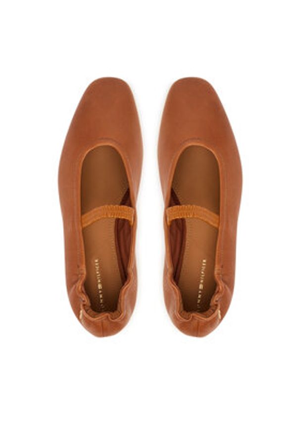 TOMMY HILFIGER - Tommy Hilfiger Baleriny Soft Leather Ellastic Ballerina FW0FW09245 Brązowy. Kolor: brązowy. Materiał: skóra