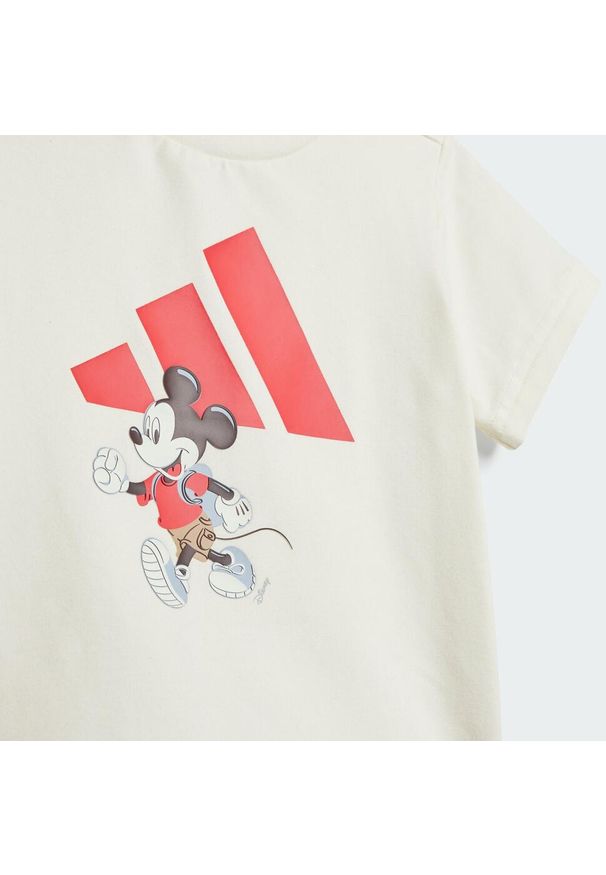 Zestaw Adidas Disney Mickey Mouse T-Shirt. Okazja: na uczelnię. Kolor: czerwony, biały, wielokolorowy. Materiał: dresówka. Wzór: motyw z bajki. Styl: sportowy
