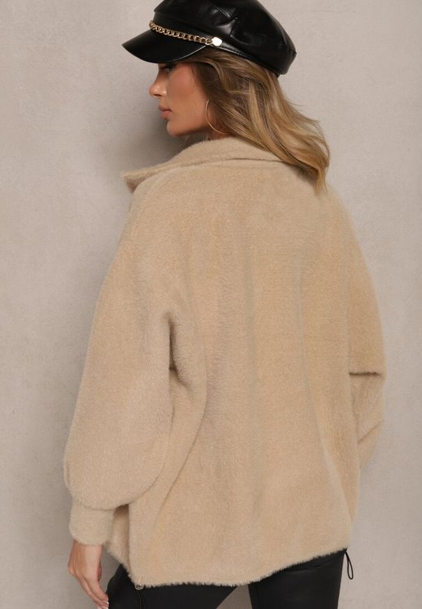 Renee - Beżowa Bluza z Wełną ze Ściągaczami i Kołnierzykiem Enadelis. Okazja: na co dzień. Kolor: beżowy. Materiał: wełna. Styl: elegancki, casual