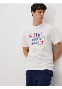 Reserved - T-shirt comfort z nadrukiem - złamana biel. Materiał: bawełna, dzianina. Wzór: nadruk