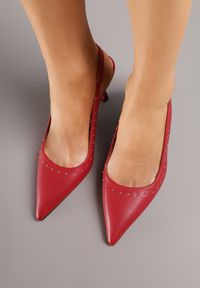 Renee - Czerwone Sandały Slingback na Szpilce z Aplikacją z Nitami Sewluna. Kolor: czerwony. Materiał: koronka. Wzór: aplikacja. Obcas: na szpilce. Styl: elegancki. Wysokość obcasa: średni #6
