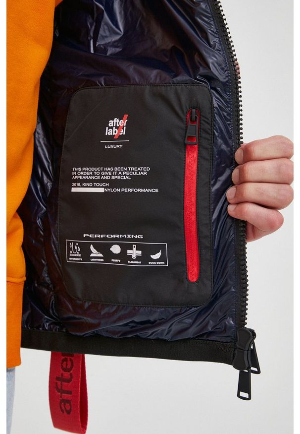 After Label kurtka puchowa męska kolor granatowy przejściowa. Okazja: na co dzień. Typ kołnierza: kaptur. Kolor: niebieski. Materiał: puch. Styl: casual
