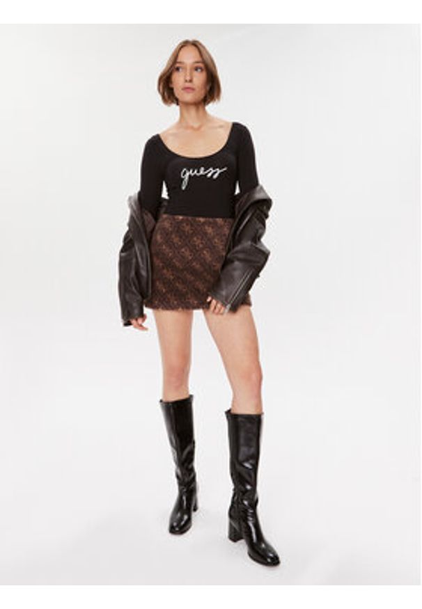 Guess Body O3BM03 KBBU1 Czarny Slim Fit. Kolor: czarny. Materiał: bawełna