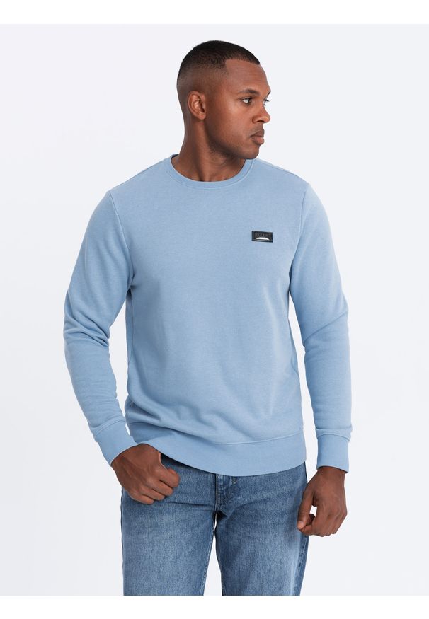 Ombre Clothing - Nierozpinana męska dresowa bluza z metalowym pinem – błękitna V3 - Rozmiar: S. Okazja: na co dzień. Kolor: niebieski. Materiał: dresówka. Wzór: jednolity. Styl: casual