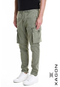 Xagon Spodnie Cargo | P2603 2CR4086 | Mężczyzna | Zielony. Okazja: na co dzień. Kolor: zielony. Materiał: bawełna, elastan. Długość: długie. Wzór: aplikacja. Styl: casual #5