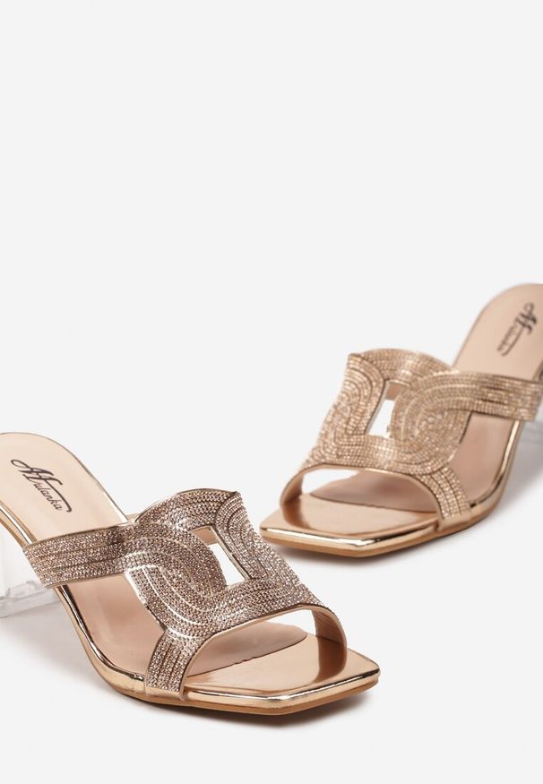 Renee - Szampańskie Klapki z Transparentnym Słupkiem i Cyrkoniami Valmara. Kolor: złoty. Materiał: jeans. Obcas: na słupku. Styl: elegancki