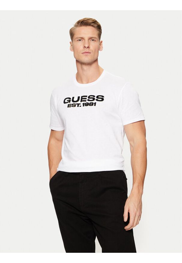 Guess T-Shirt M5RI50 K9RM1 Biały Regular Fit. Kolor: biały. Materiał: bawełna