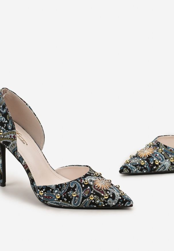 Born2be - Zielone Szpilki Zdobione Orientalnym Wzorem i Cyrkoniami Saillesa. Kolor: zielony. Wzór: aplikacja. Obcas: na szpilce. Styl: wizytowy