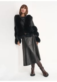 Ochnik - Futro damskie w stylu ramoneski z odpinanymi rękawami. Typ kołnierza: bez kaptura, kołnierzyk klasyczny. Kolor: czarny. Materiał: futro. Styl: klasyczny #3