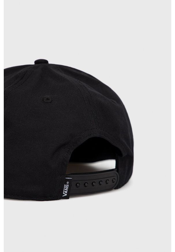 Vans czapka bawełniana kolor czarny z aplikacją. Kolor: czarny. Materiał: bawełna. Wzór: aplikacja