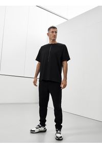 4f - 4F T-shirt loose z nadrukiem męski 4F x Robert Lewandowski - czarny M. Okazja: na co dzień. Kolor: czarny. Materiał: bawełna, materiał. Wzór: nadruk. Styl: casual, sportowy #1
