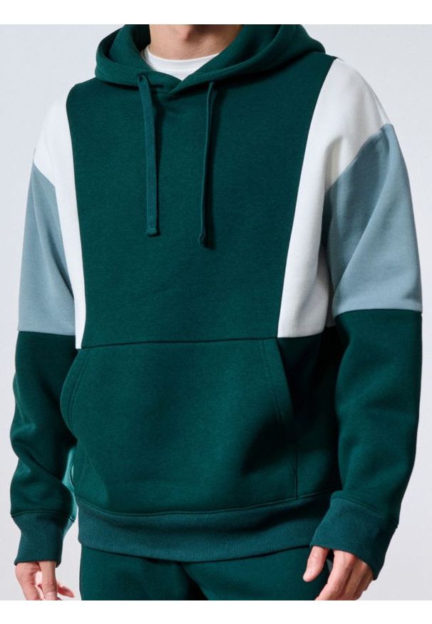 Sinsay - Bluza z kapturem - zielony. Typ kołnierza: kaptur. Kolor: zielony