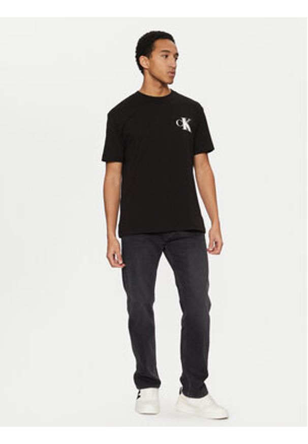Calvin Klein Jeans T-Shirt J30J327475 Czarny Regular Fit. Kolor: czarny. Materiał: bawełna
