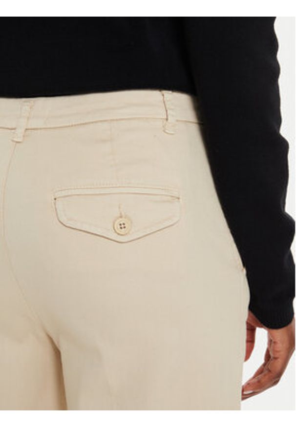 United Colors of Benetton - United Colors Of Benetton Chinosy 4CDR558R5 Beżowy Slim Fit. Kolor: beżowy. Materiał: bawełna