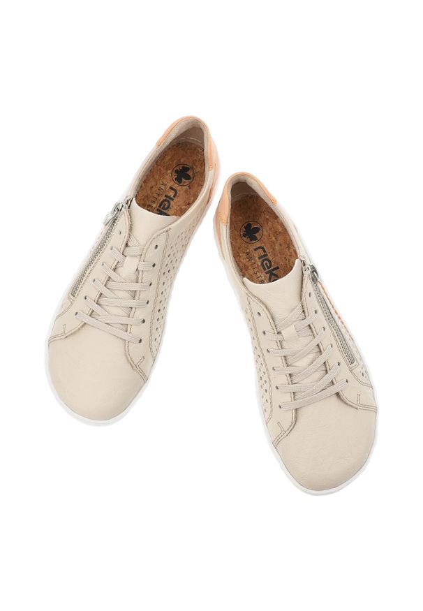 Półbuty damskie Rieker, ze skóry naturalnej licowej ażurowa cholewka zamek i sznurowanie lekka podeszwa, beżowe, 52824-60. Okazja: na co dzień. Zapięcie: sznurówki. Kolor: beżowy. Materiał: skóra. Szerokość cholewki: normalna. Wzór: ażurowy. Sport: turystyka piesza