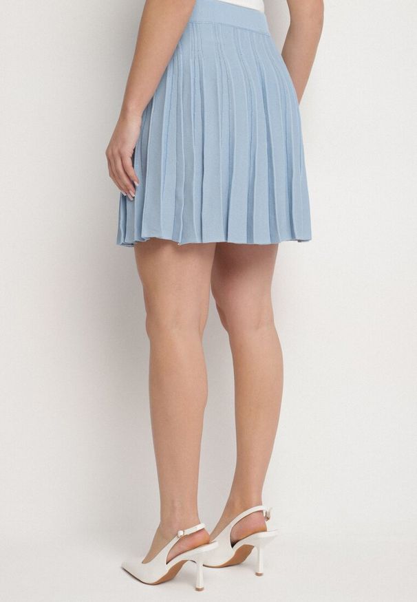 Born2be - Jasnoniebieska Plisowana Spódnica z Wysokim Stanem Galirinda. Okazja: na co dzień. Stan: podwyższony. Kolor: niebieski. Styl: casual, klasyczny, elegancki