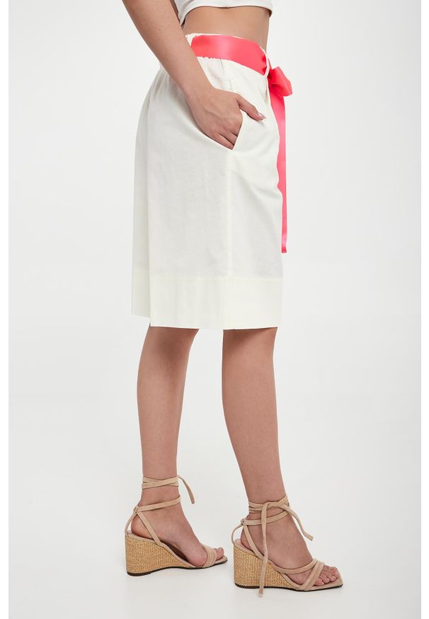 Twinset Milano - Szorty damskie z lnem TWISNET ACTITUDE. Materiał: len