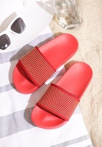 Born2be - Czerwone Klapki Real Emotion. Nosek buta: okrągły. Kolor: czerwony. Materiał: guma, len, bawełna. Wzór: kwiaty. Sezon: lato #5