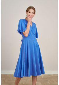 Marie Zélie - Sukienka Eudora niebieska. Typ kołnierza: dekolt kopertowy. Kolor: niebieski. Materiał: bawełna, dzianina, elastan. Typ sukienki: kopertowe #3