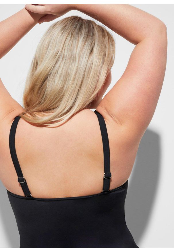 bonprix - Kostium kąpielowy z nogawkami. Kolor: czarny. Długość: krótkie