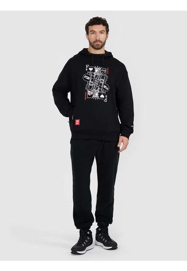 4f - 4F Bluza dresowa nierozpinana z kapturem męska - czarna L. Typ kołnierza: kaptur. Kolor: czarny. Materiał: dresówka. Styl: klasyczny