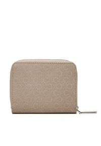 Calvin Klein Mały Portfel Damski Ck Must Aop Md Zip Around W Flap LV04F1037G Beżowy. Kolor: beżowy. Materiał: skóra