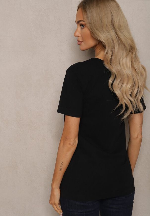 Renee - Czarny Klasyczny T-shirt z Okrągłym Płytkim Dekoltem Osarvia. Kolor: czarny. Materiał: dzianina. Styl: klasyczny