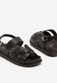 Born2be - Czarne Sandały z Geometryczną Cholewką Mavingia. Okazja: na co dzień. Zapięcie: sprzączka. Kolor: czarny. Wzór: geometria. Styl: casual, elegancki