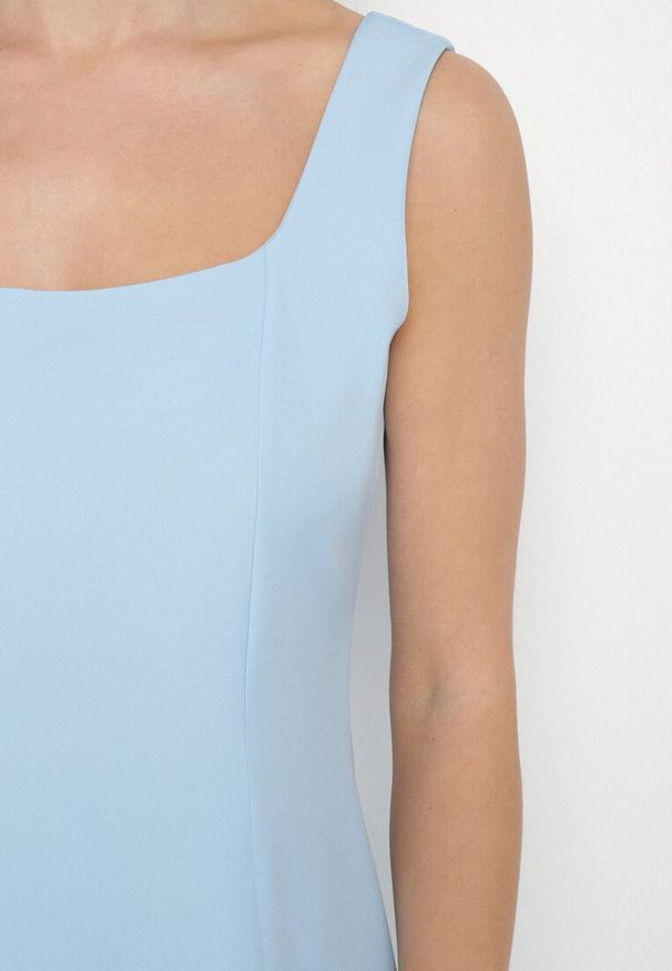 Born2be - Niebieska Klasyczna Sukienka o Rozkloszowanym Kroju Delure. Okazja: na imprezę. Typ kołnierza: dekolt kwadratowy. Kolor: niebieski. Wzór: aplikacja. Styl: klasyczny