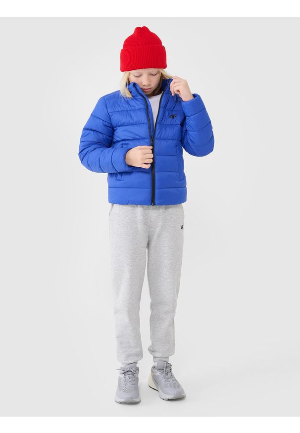 4f - 4F Kurtka puchowa z wypełnieniem syntetycznym chłopięca - niebieska 152 (11-12 lat). Okazja: na co dzień. Typ kołnierza: kołnierzyk stójkowy. Kolor: niebieski. Materiał: puch, syntetyk. Sezon: lato. Styl: casual, klasyczny, sportowy