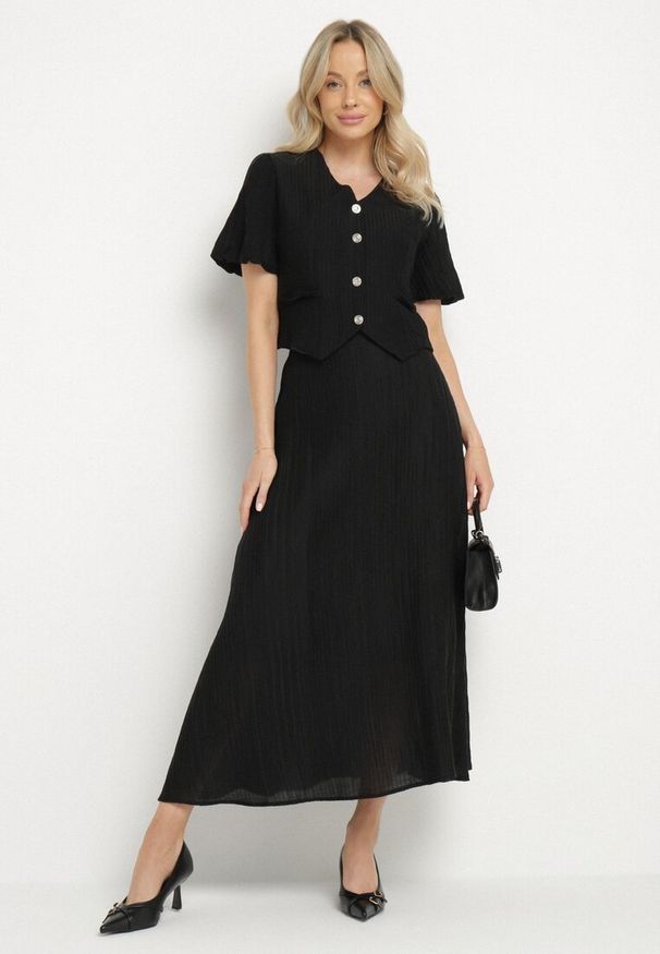 Born2be - Czarny Wiskozowy Komplet z Rozkloszowaną Spódnicą i Koszulą Naniera. Kolor: czarny. Materiał: wiskoza