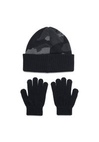 Zestaw czapka zimowa i rękawiczki chłopięce Under Armour B Beanie/Glove Combo - czarne. Kolor: czarny. Materiał: akryl, dzianina. Sezon: zima