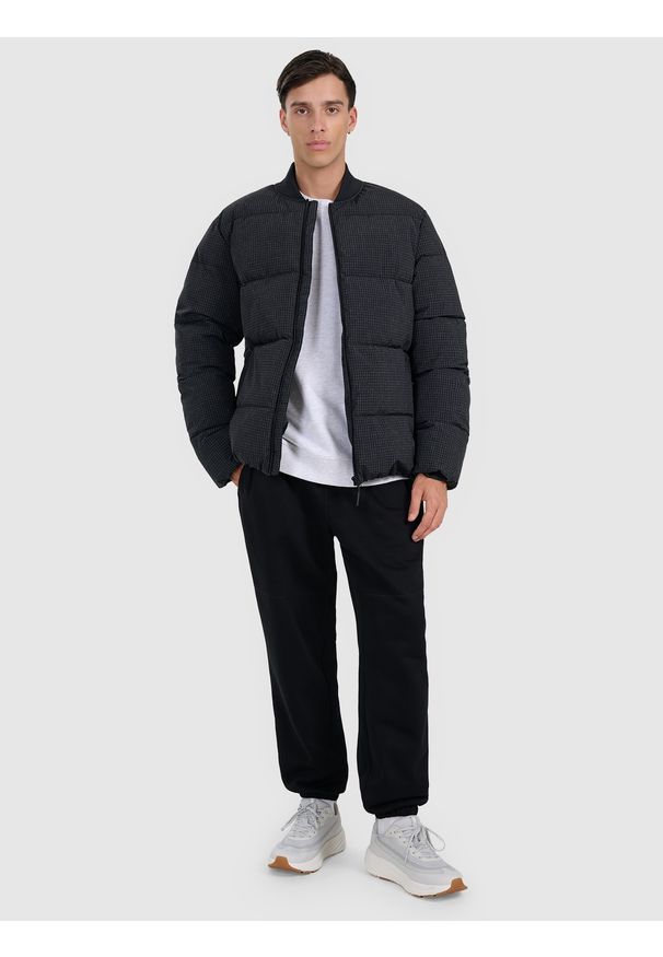 4f - 4F Kurtka puchowa z wypełnieniem syntetycznym męska - czarna XXL. Okazja: na co dzień. Kolor: czarny. Materiał: puch, syntetyk. Wzór: gładki. Sezon: zima. Styl: casual, klasyczny