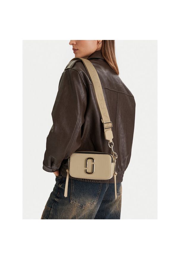 MARC JACOBS - Torebka Marc Jacobs. Kolor: beżowy