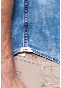 Lee - KOSZULA MĘSKA KRÓTKI RĘKAW RĘKAW LEE BUTTON DOWN SHIRT DAYLIGHT BLAZE L886PGRS. Typ kołnierza: button down. Materiał: jeans. Długość rękawa: krótki rękaw. Długość: krótkie #10