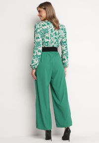 Born2be - Zielono-Biały Kombinezon z Paskiem Góra w Print i Trójkątny Dekolt Hamiora. Kolor: zielony. Wzór: nadruk #6