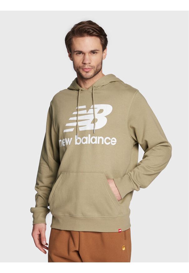 New Balance Bluza Essentials Stacked Logo MT03558 Zielony Relaxed Fit. Kolor: zielony. Materiał: bawełna, syntetyk