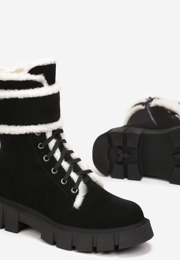 Born2be - Czarne Botki Workery z Futrzanymi Lamówkami Lolis. Zapięcie: sznurówki. Kolor: czarny. Materiał: futro. Szerokość cholewki: normalna