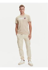 Tommy Jeans T-Shirt Dna Flag DM0DM21941 Beżowy Regular Fit. Kolor: beżowy. Materiał: bawełna #3