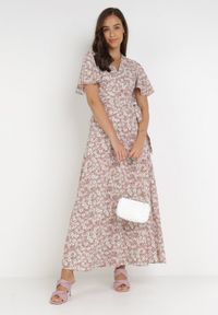 Born2be - Różowa Sukienka Aluva. Okazja: na co dzień. Kolor: różowy. Materiał: tkanina, wiskoza, materiał. Wzór: nadruk, aplikacja, kwiaty. Typ sukienki: kopertowe, proste. Styl: casual. Długość: maxi #8