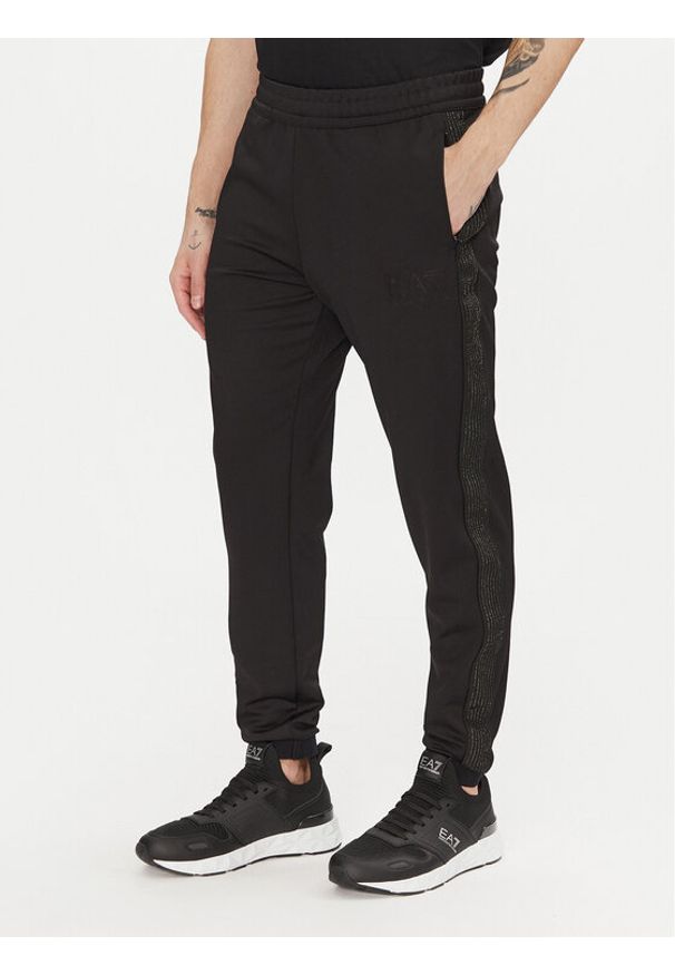 EA7 Emporio Armani Spodnie dresowe 7M000310 AF13526 UC001 Czarny Slim Fit. Kolor: czarny. Materiał: syntetyk