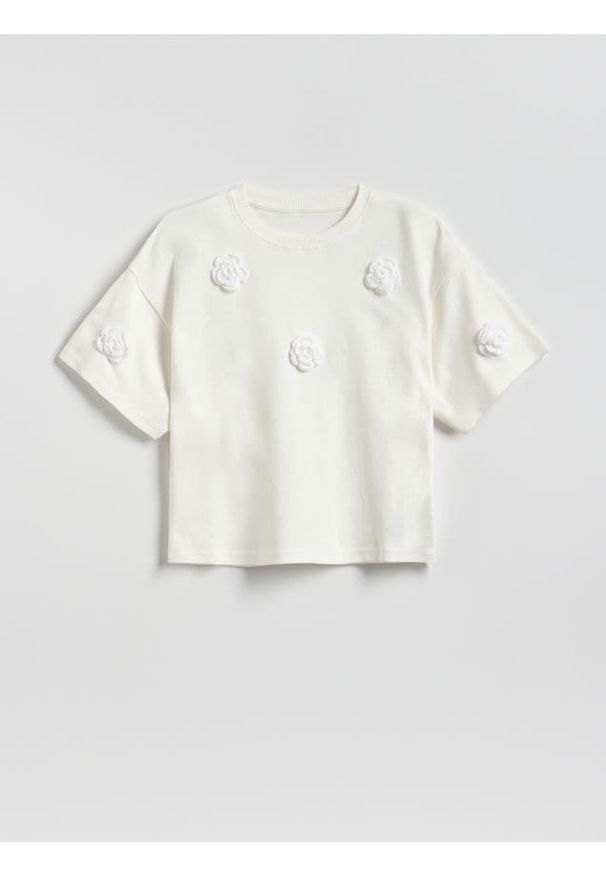 Reserved - T-shirt z aplikacją - złamana biel. Materiał: bawełna. Wzór: aplikacja