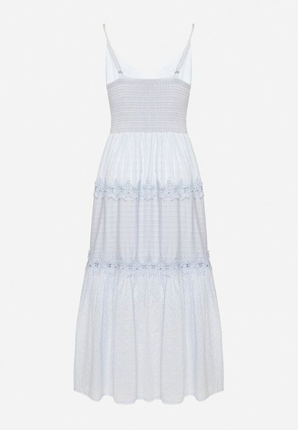 Born2be - Jasnoniebieska Bawełniana Sukienka Maxi z Rozkloszowanym Dołem i Ażurową Talią Fidelma. Kolor: niebieski. Materiał: bawełna. Długość rękawa: na ramiączkach. Wzór: ażurowy. Styl: wakacyjny. Długość: maxi