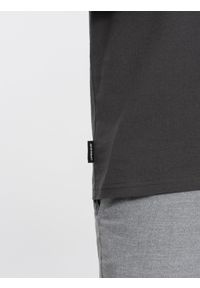 Ombre Clothing - Męski klasyczny bawełniany T-shirt BASIC - grafitowy V10 OM-TSBS-0146 - XXL. Kolor: szary. Materiał: bawełna. Styl: klasyczny #4